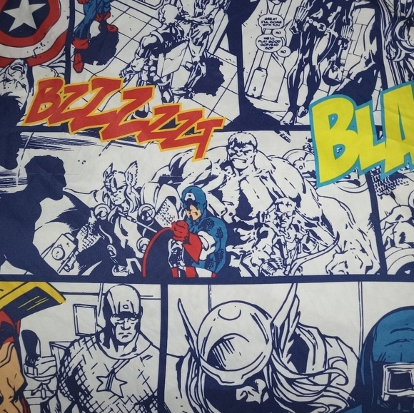 Marvel Comic Book Tapestry - Picture 1 of 3